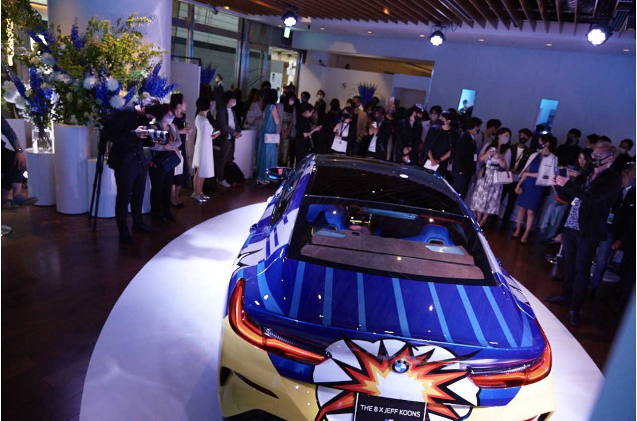 BMW x Jeff Coons' special car unveils. Where is the sales auction?